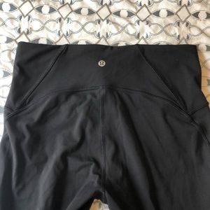 Lulu lemon cropped leggings with mesh panel